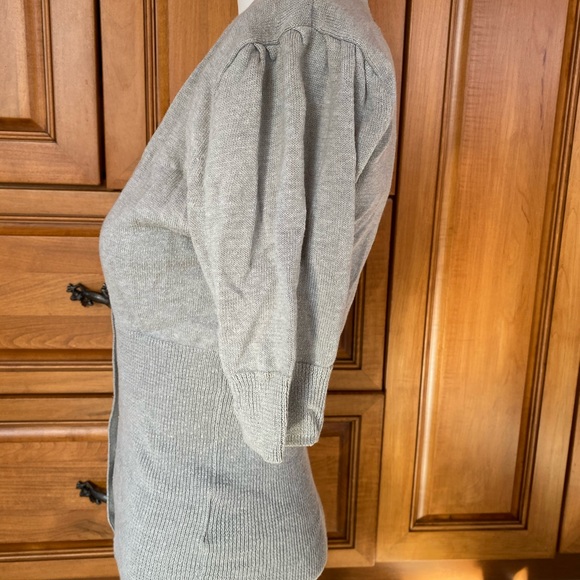 💰3 for $20 - V-neck vest - Picture 2 of 4